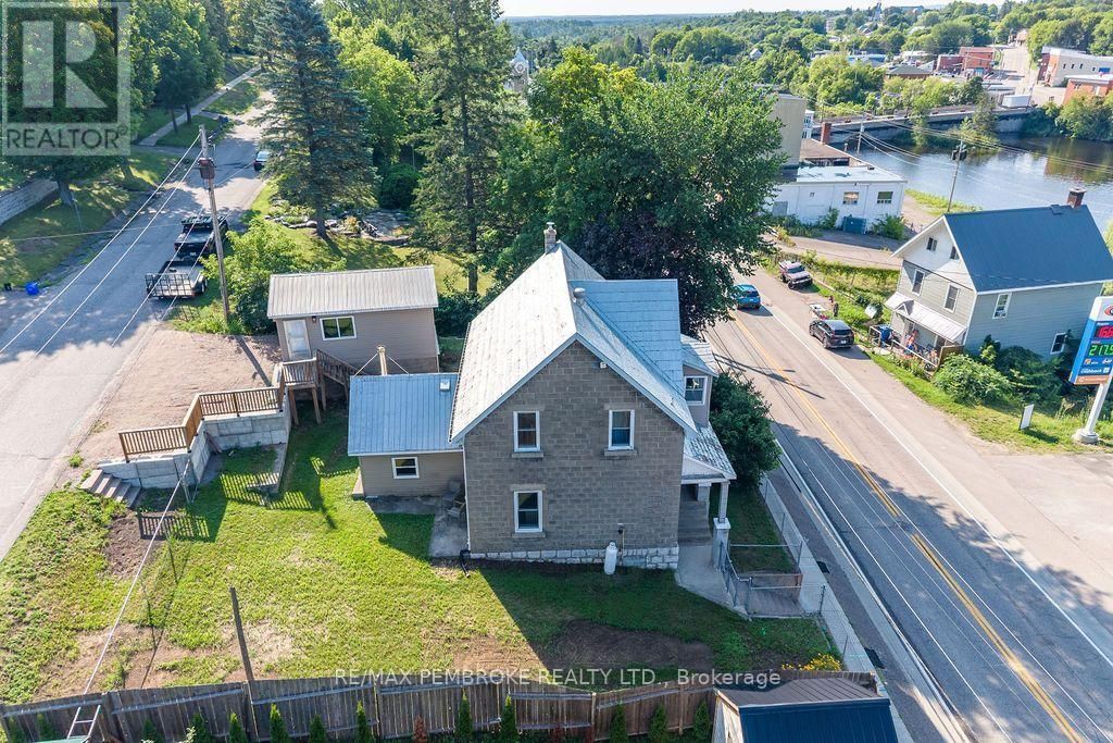 131 Bonnechere Street W, Bonnechere Valley