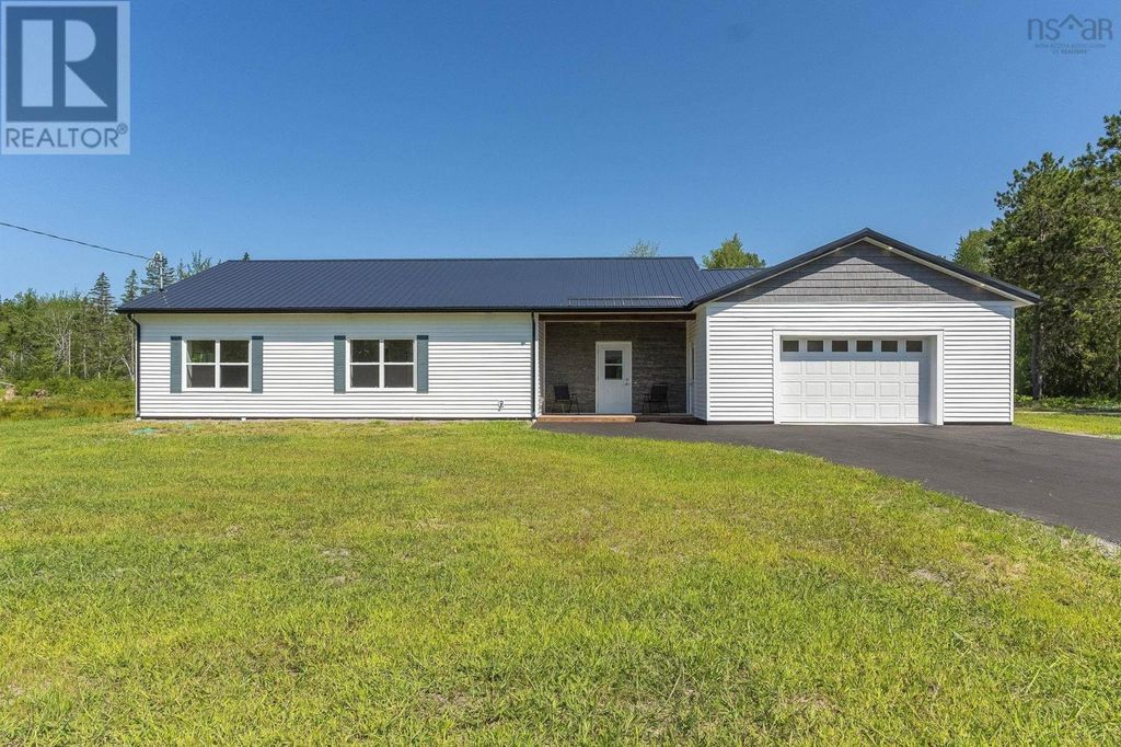 233 Hall Road, South Greenwood