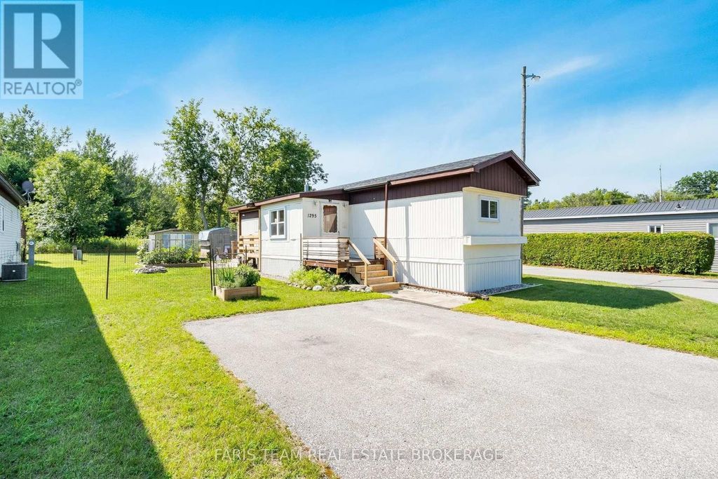1295 Hilltop Road, Severn