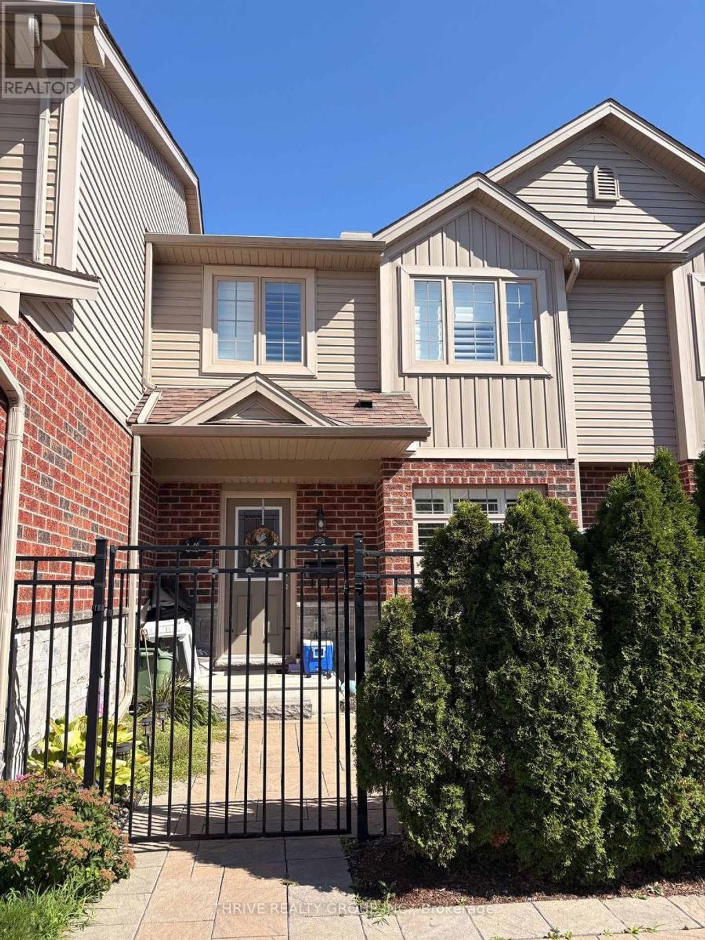 20 - 3399 Castle Rock Place, London South (south W)