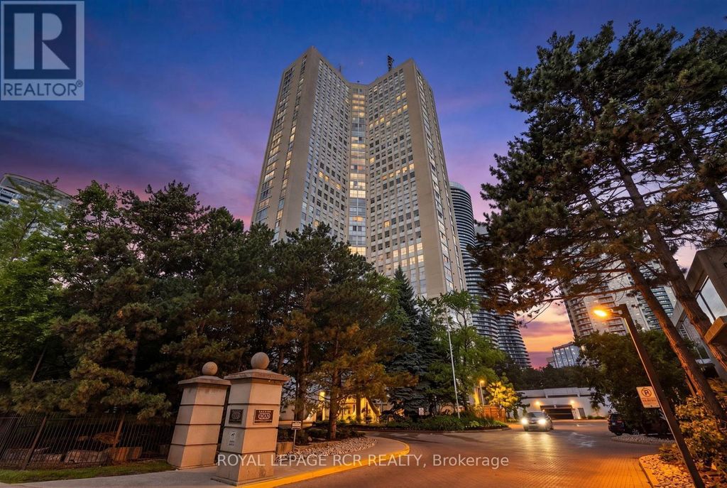 303 - 3650 Kaneff Crescent, Mississauga (mississauga Valleys)