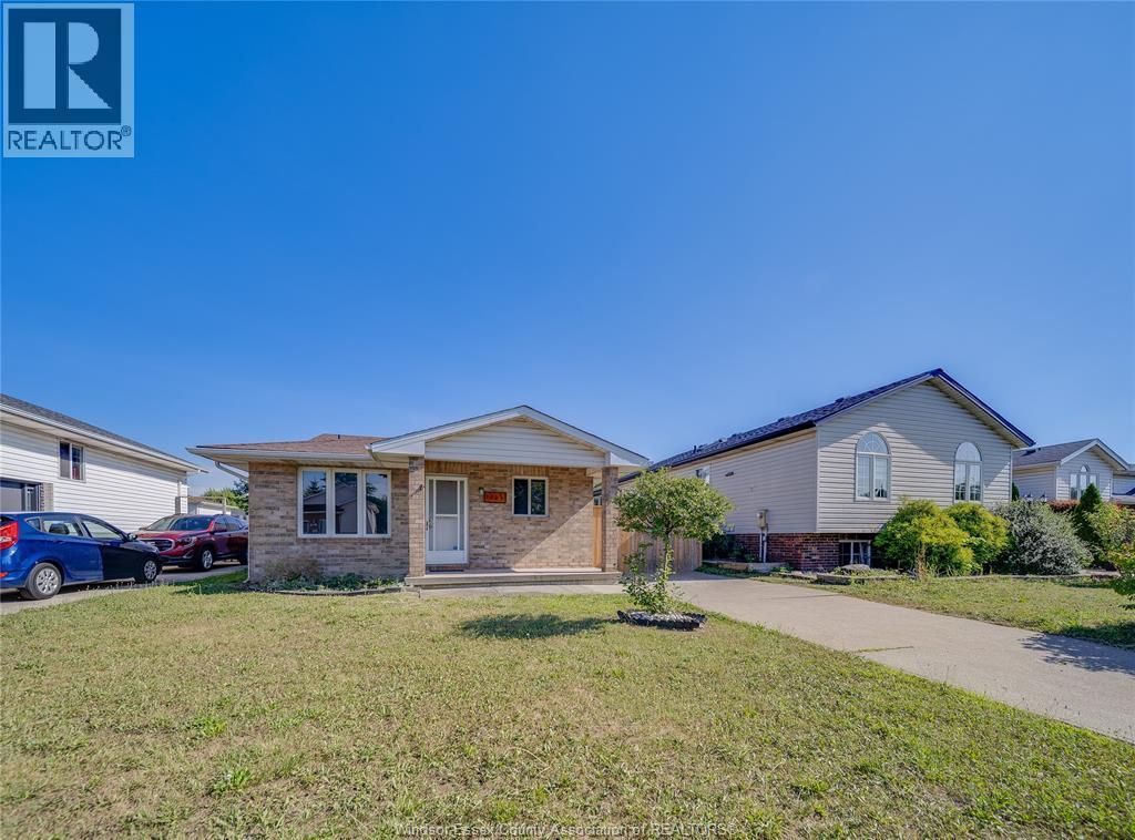 1465 Foster Avenue, Windsor