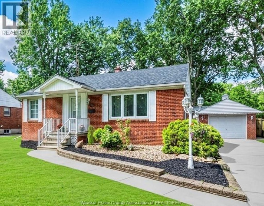 3365 Curry Avenue, Windsor