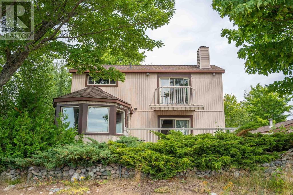 1966 Pineshores Rd, Goulais River