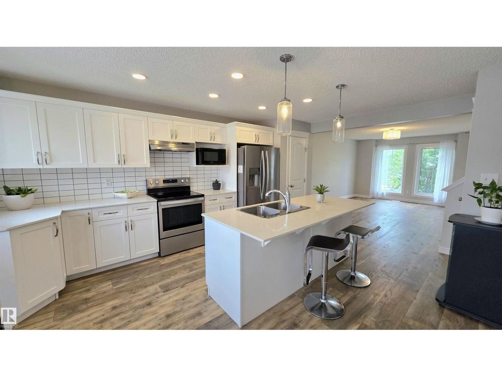 803 Secord Bv Nw Nw, Edmonton