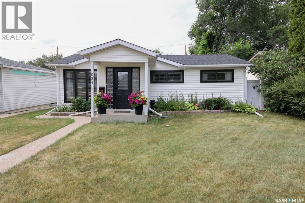 924 Campbell Street, Regina