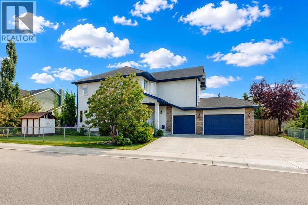 402 Fairways Mews Nw, Airdrie