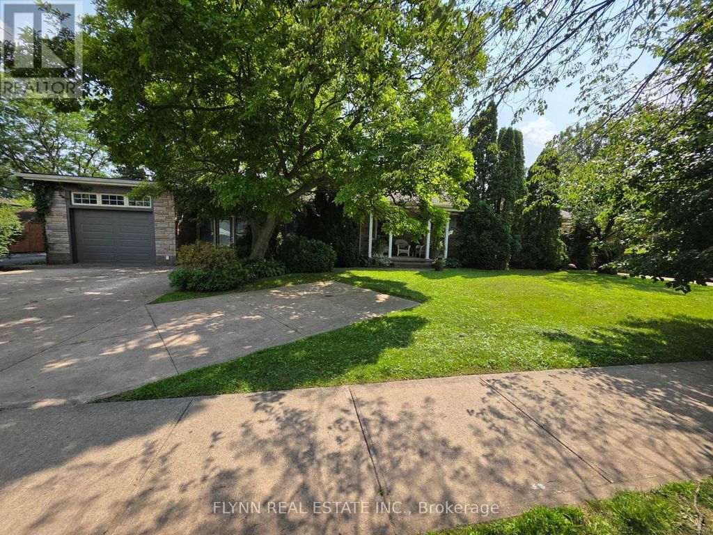 5896 Valley Way, Niagara Falls (cherrywood)