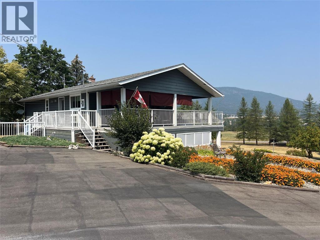 3765 Crestview Road, Creston