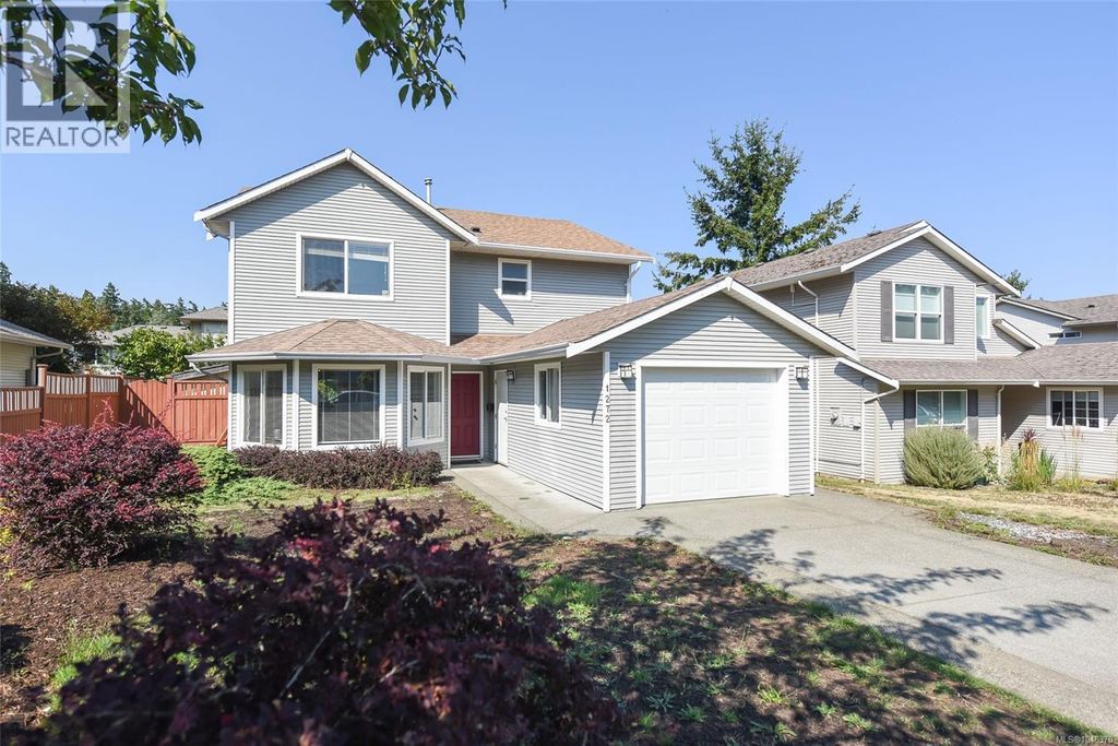 1272 Crown Pl, Comox
