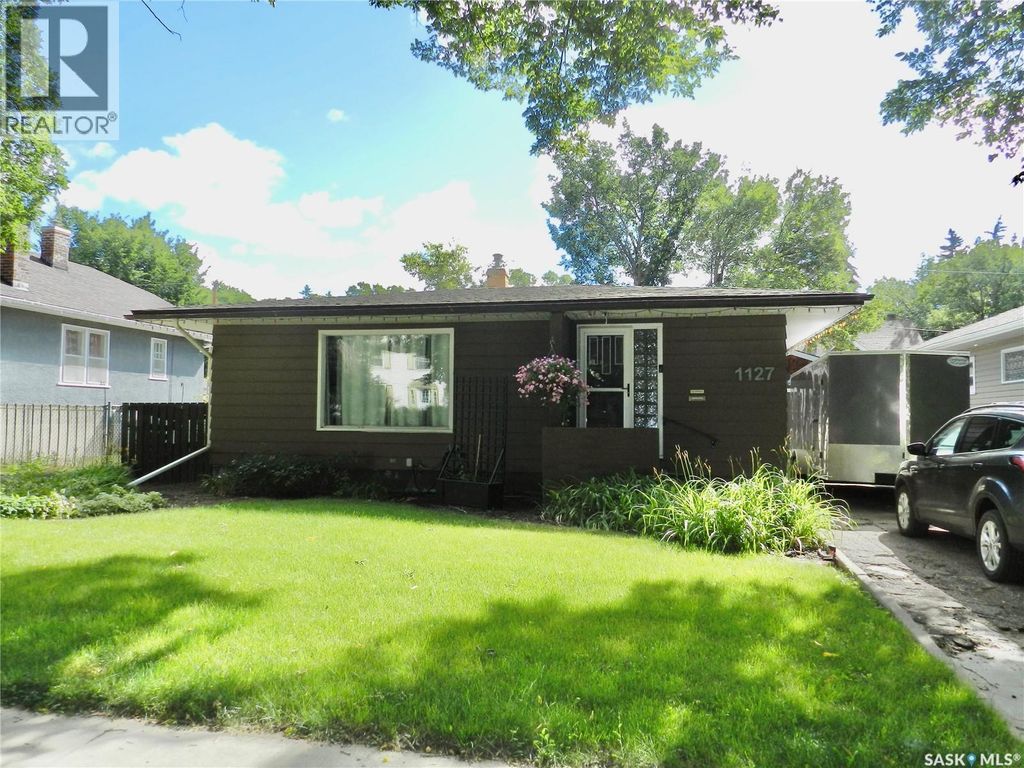 1127 1st Avenue Nw, Moose Jaw