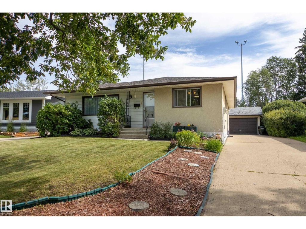 7 Strathcona Pl, Sherwood Park