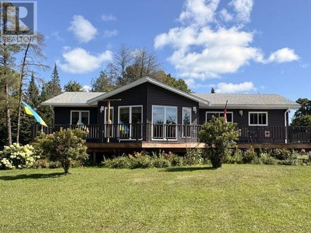 2032 20th Side Rd, Richard's Landing