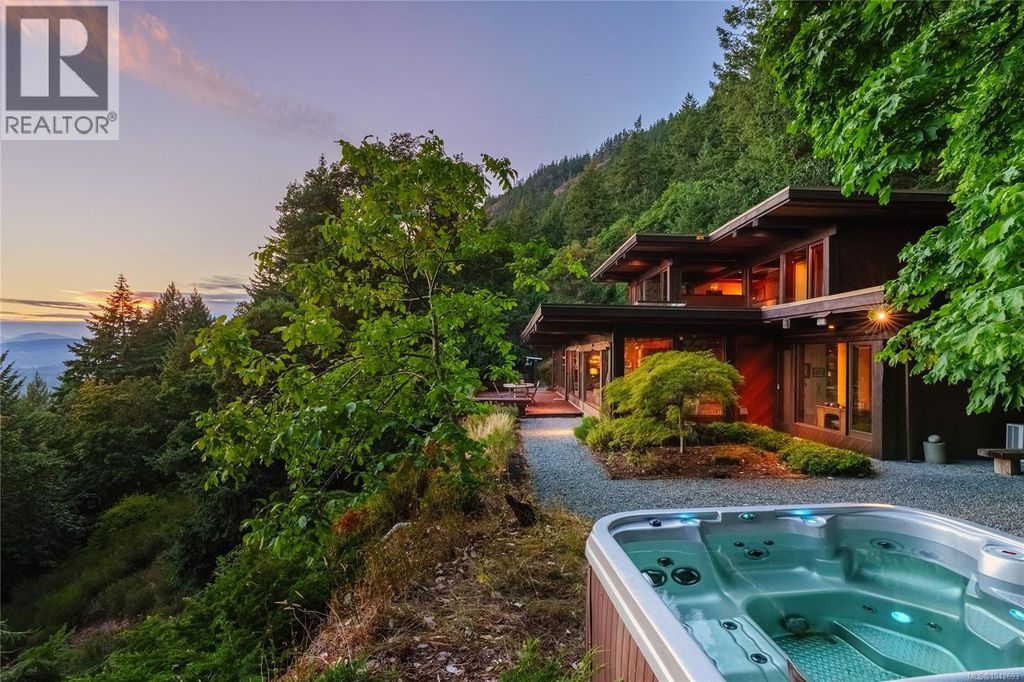 939 Khenipsen Rd, Cowichan Bay
