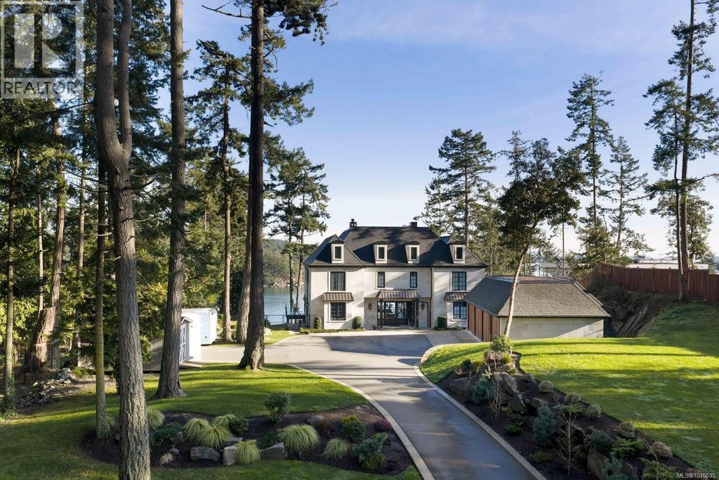 10865 Fernie Wynd Rd, North Saanich