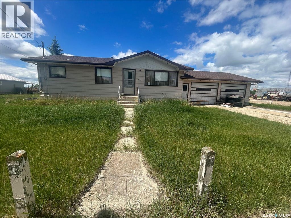 103 Main Street, Lang