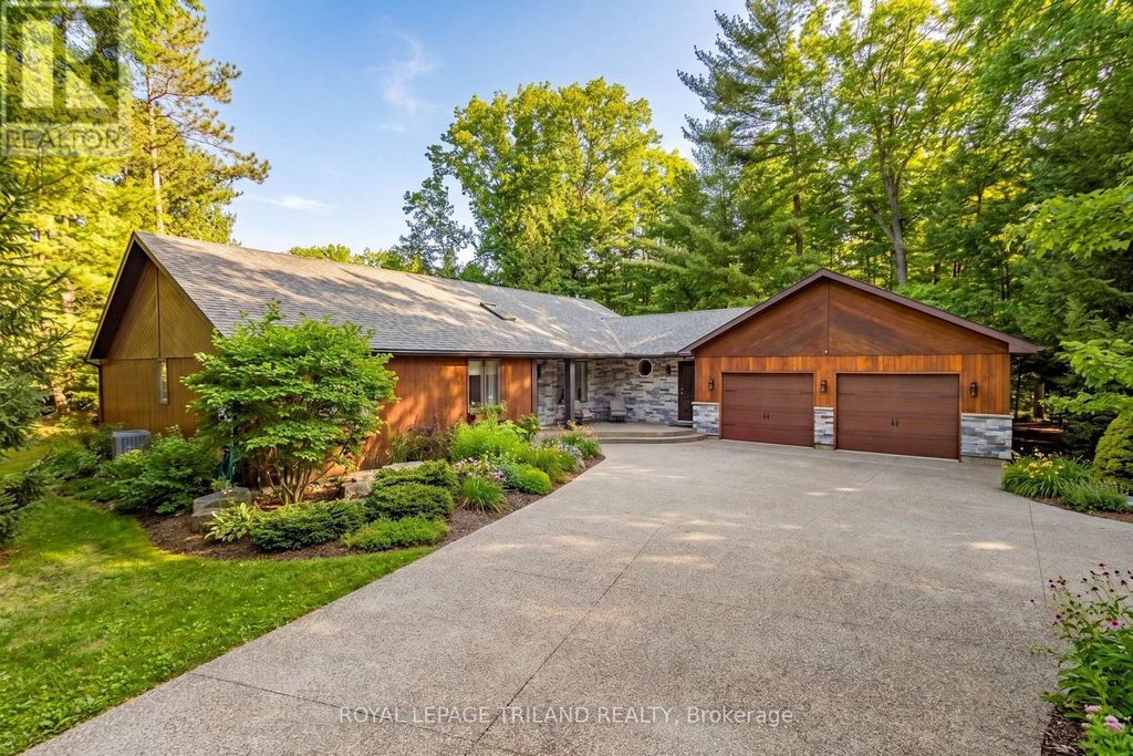 10498 Pinetree Drive, Lambton Shores (grand Bend)