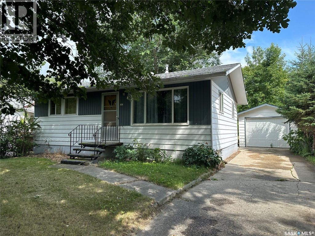242 Third Avenue N, Kamsack
