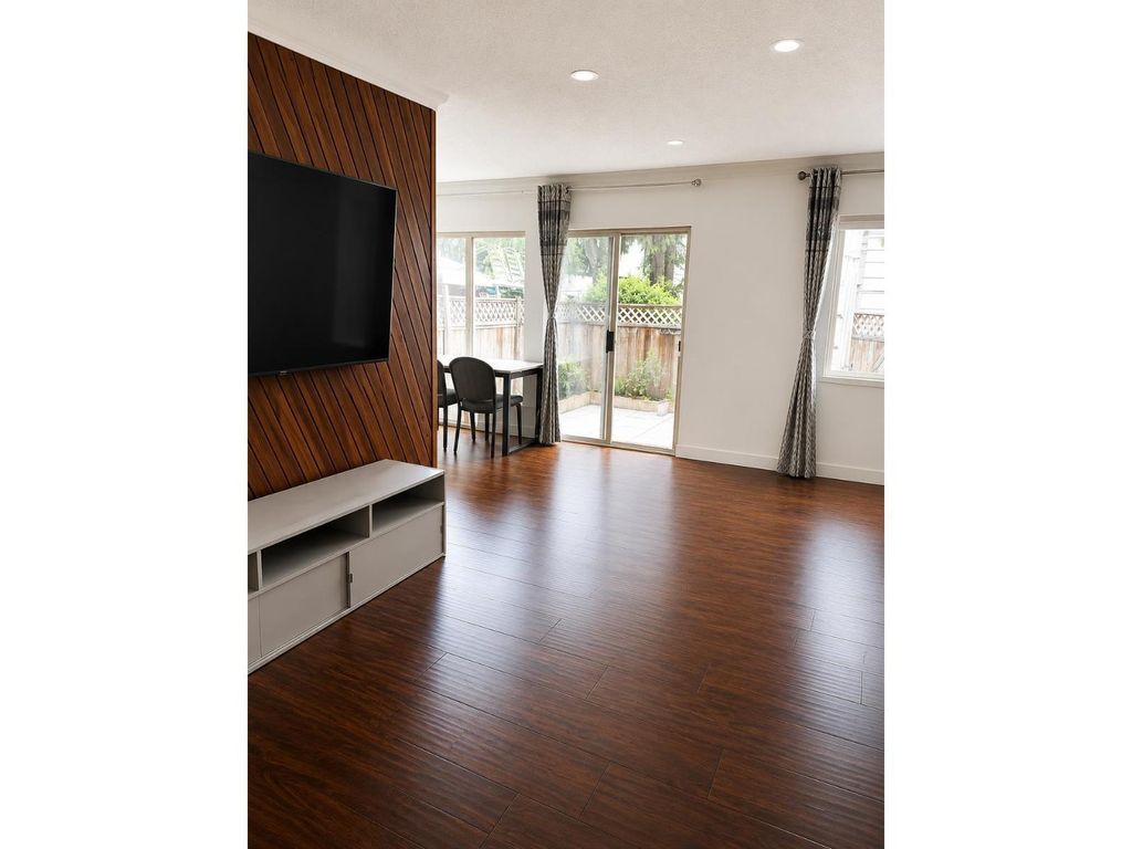 99 15275 105ave Avenue, Surrey