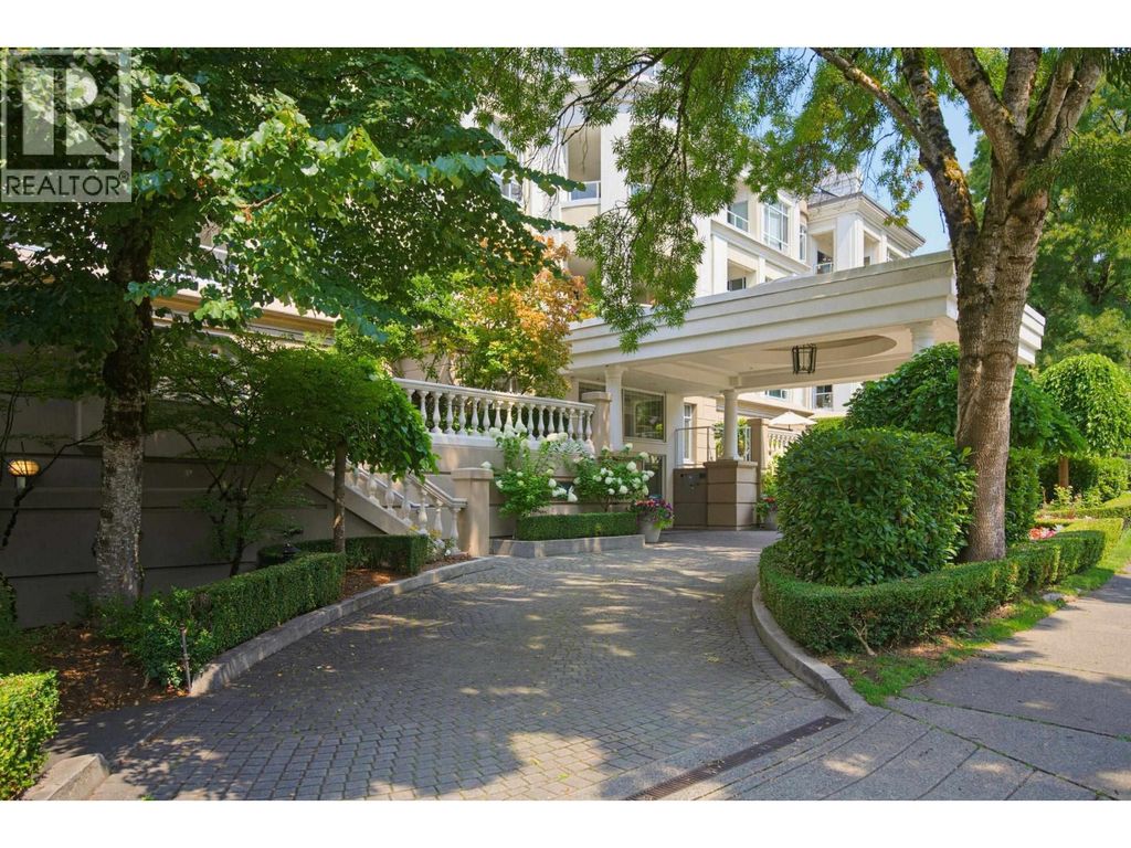 229 5735 Hampton Place, Vancouver
