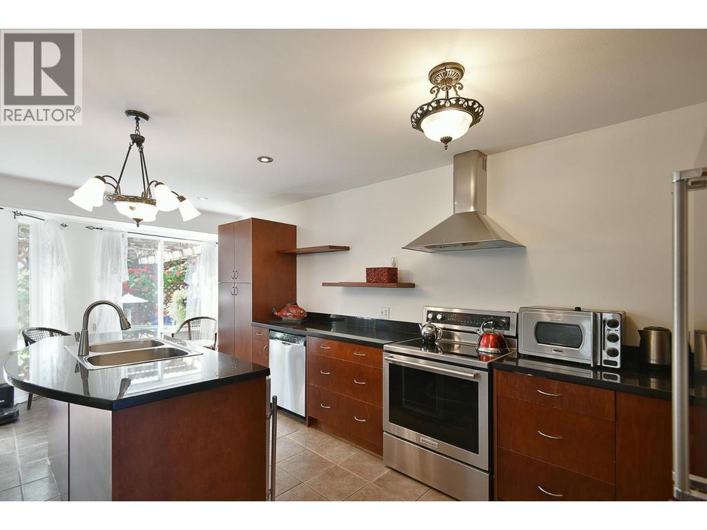 5875 Turnstone Crescent, Sechelt
