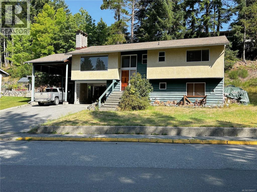 352 Nootka Dr, Gold River