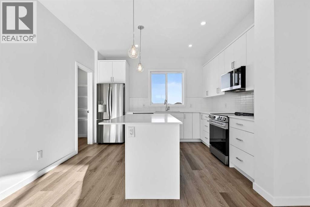 12 Hotchkiss Parade Se, Calgary