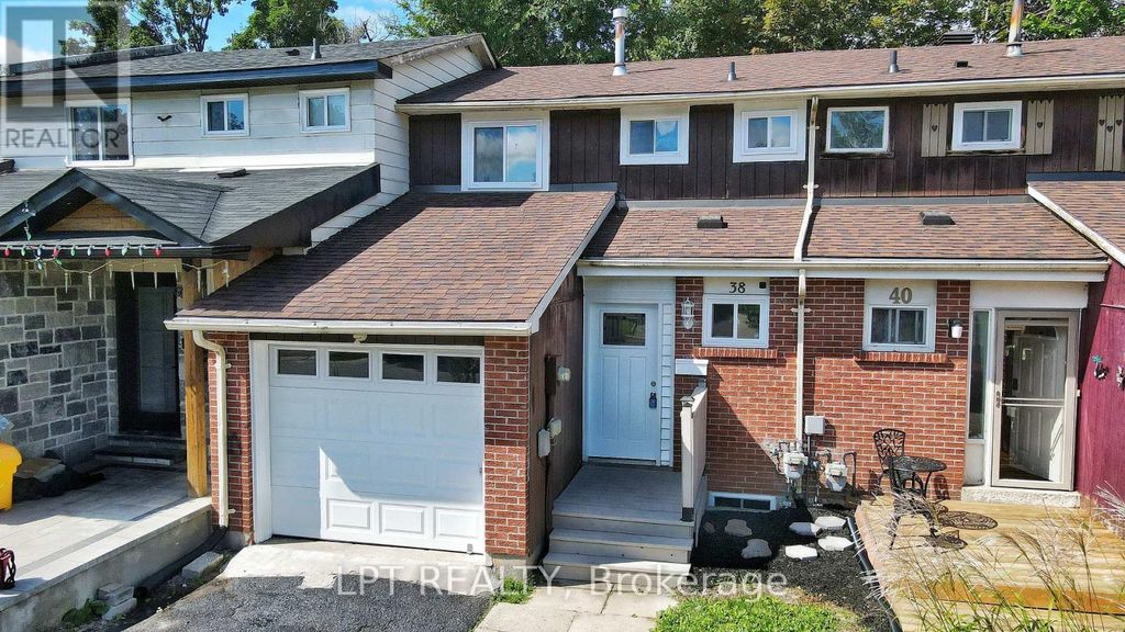 38 Chaucer Crescent, Barrie (letitia Heights)