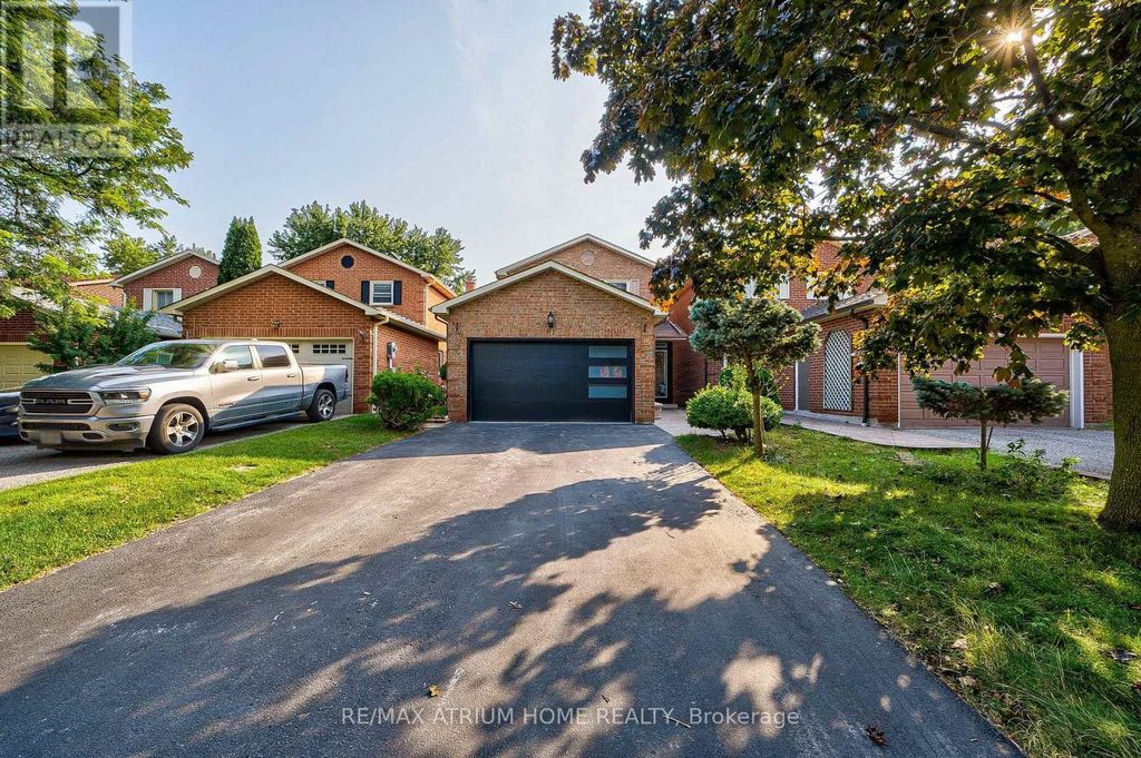 61 Trothen Circle, Markham (markham Village)