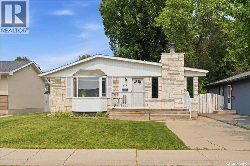 310 Douglas Crescent, Saskatoon