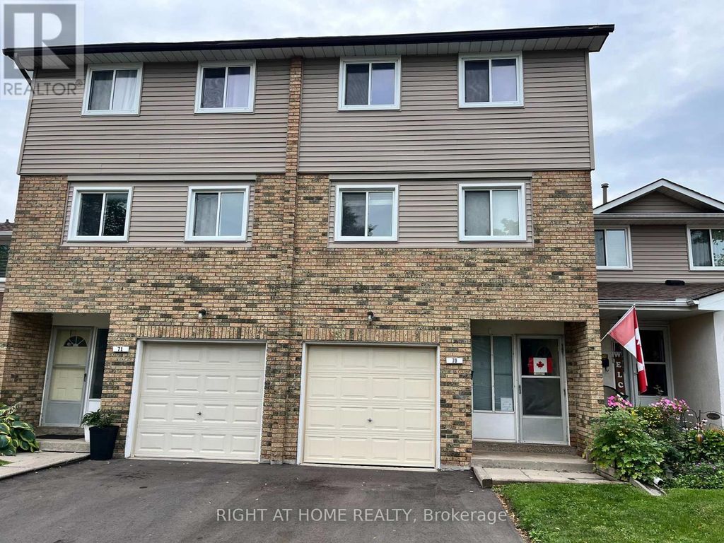 70 Carisbrooke Court, Brampton (central Park)