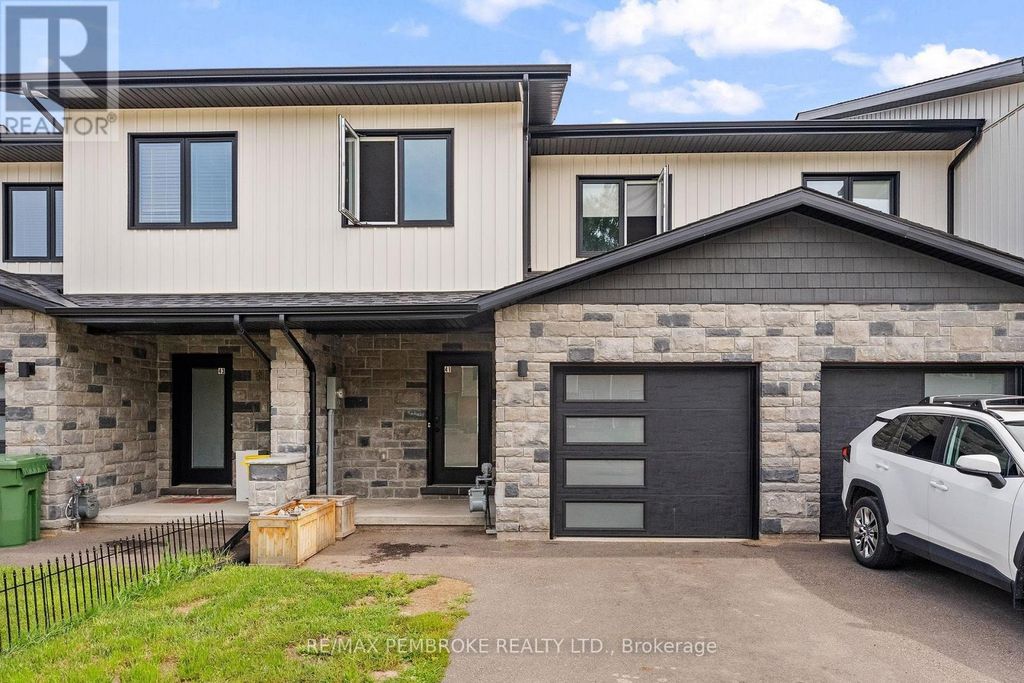 41 Northbrook Road, Petawawa