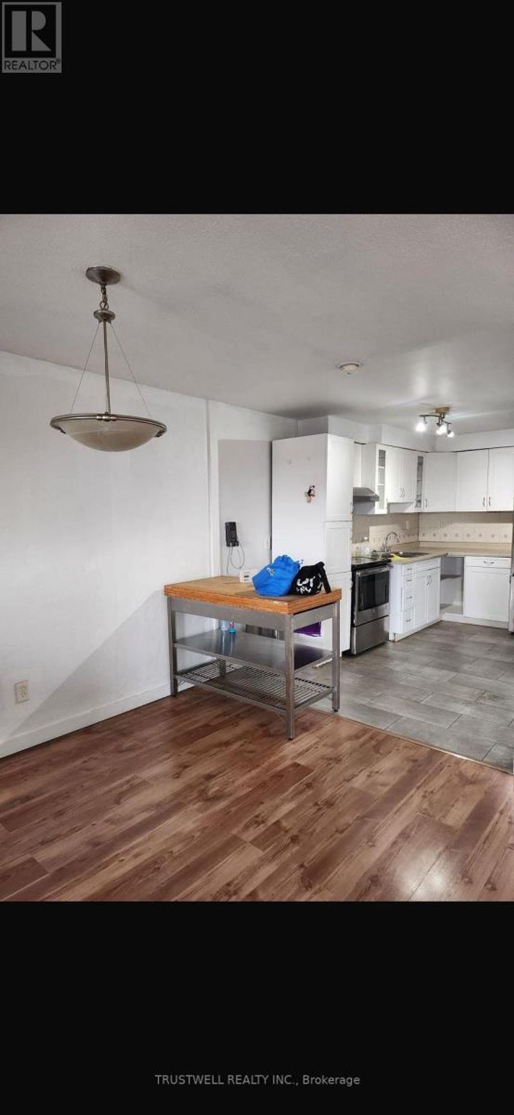 105 - 3040 Constitution Boulevard, Mississauga (applewood)