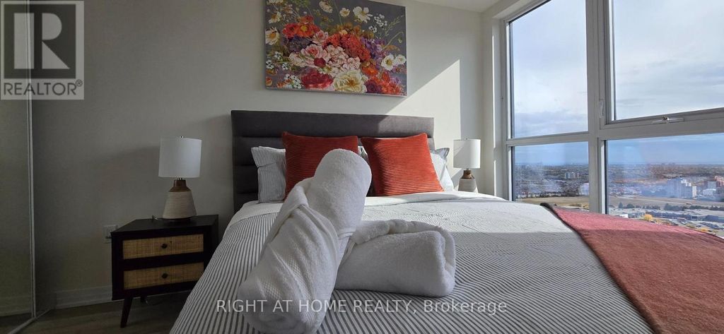 2302 - 15 Watergarden Drive, Mississauga (hurontario)