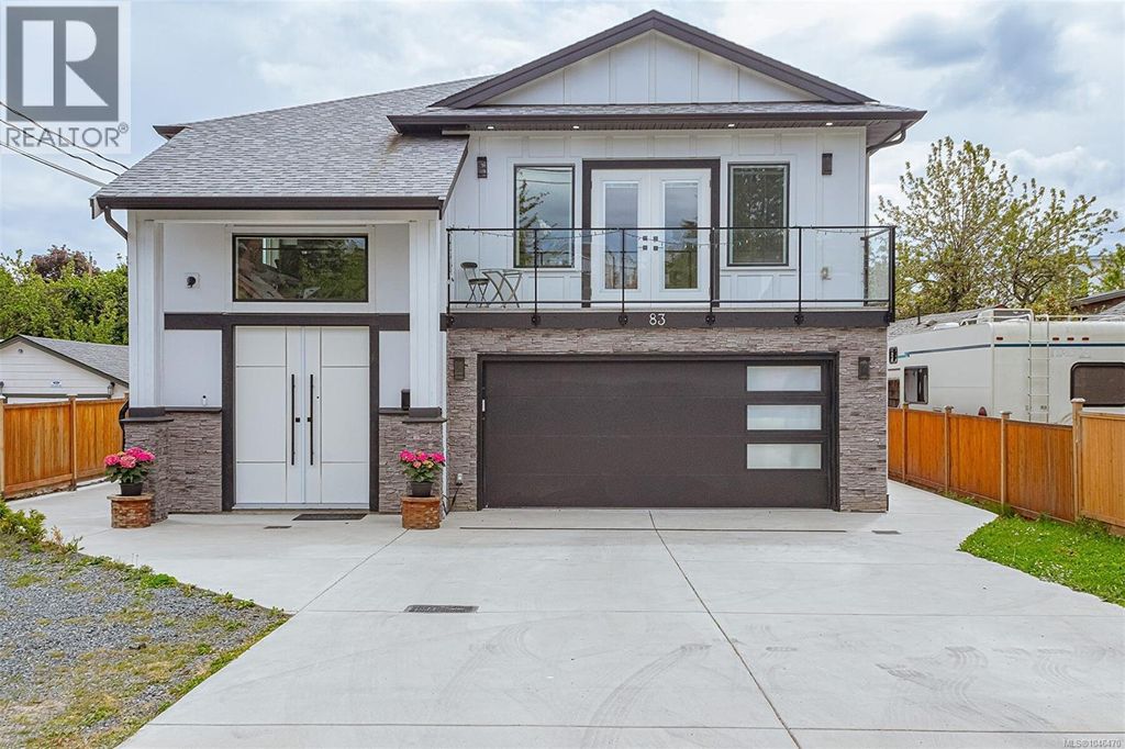 83 Crease Ave, Saanich