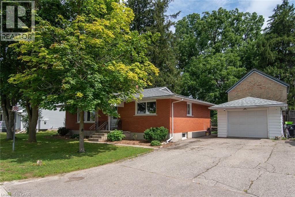 13 Lewis Street, New Hamburg