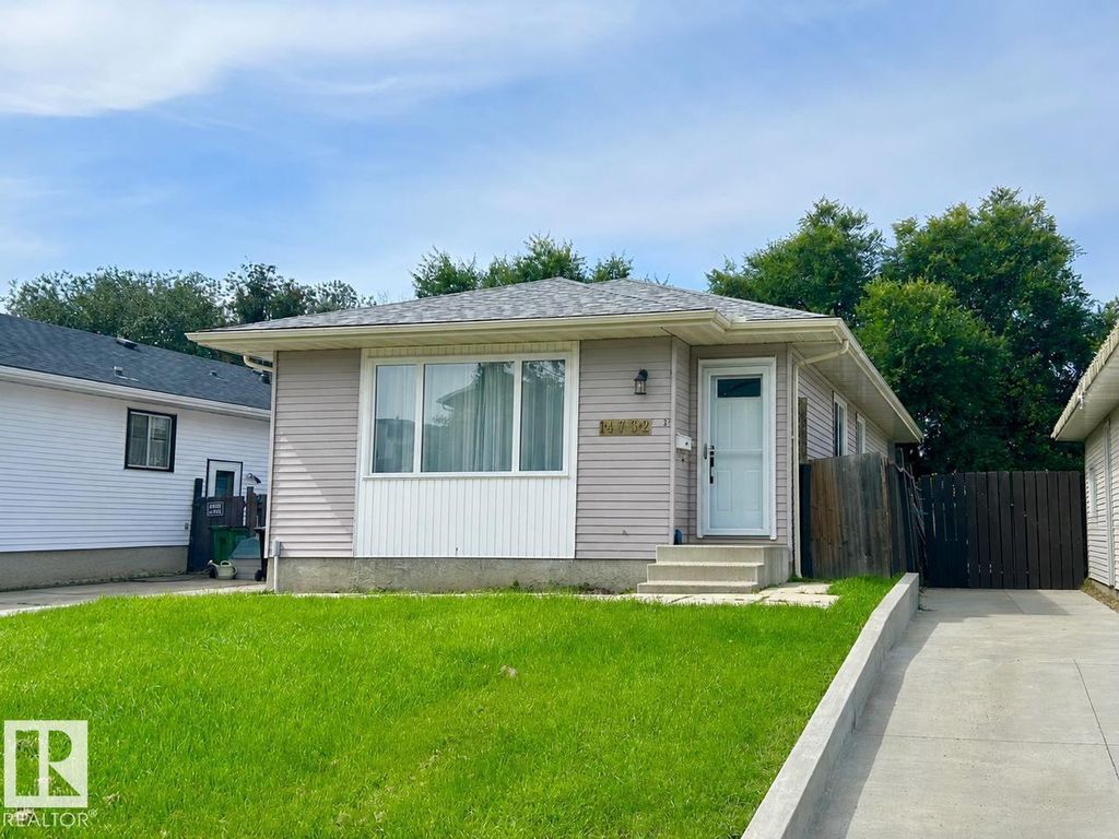 14732 32 St Nw, Edmonton