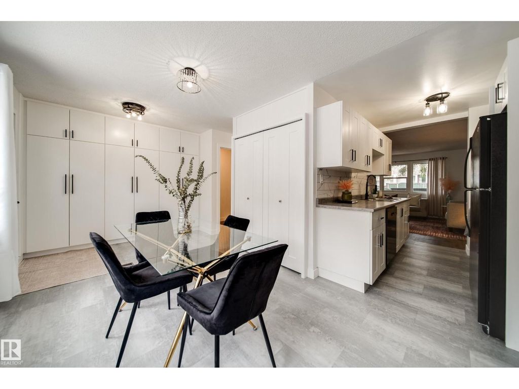 521 Village On The Green Gr Nw, Edmonton