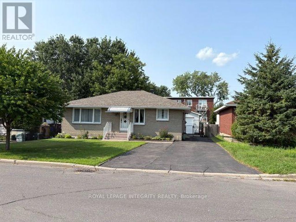 393 Spartan Avenue W, Ottawa