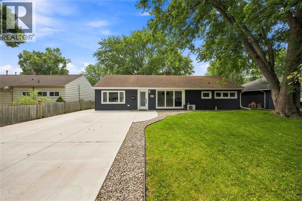 887 Mccaw Street, Sarnia