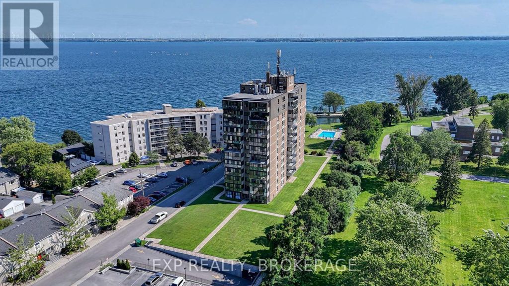 202 - 2 Mowat Avenue, Kingston (central City West)