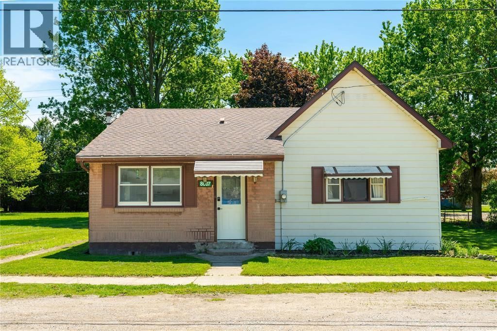8007 Railroad Line, Brooke-Alvinston