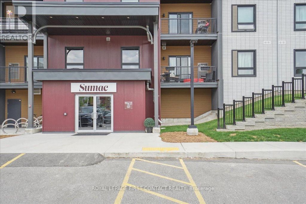 213 - 4 Spice Way, Barrie (innis-Shore)