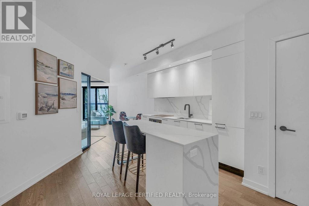 411 - 200 Sudbury Street, Toronto (little Portugal)