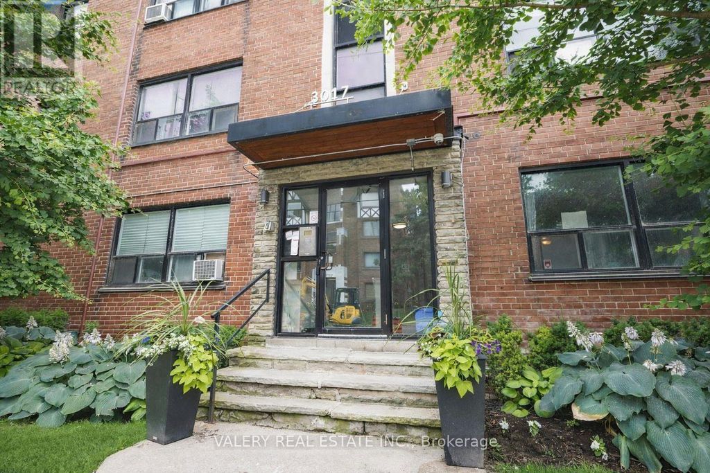 E4 - 3017 Queen Street E, Toronto (birchcliffe-Cliffside)