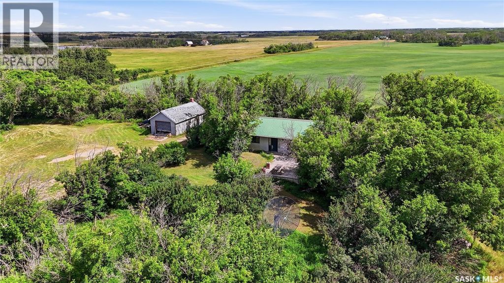 Great Bend Acreage, Great Bend Rm No. 405