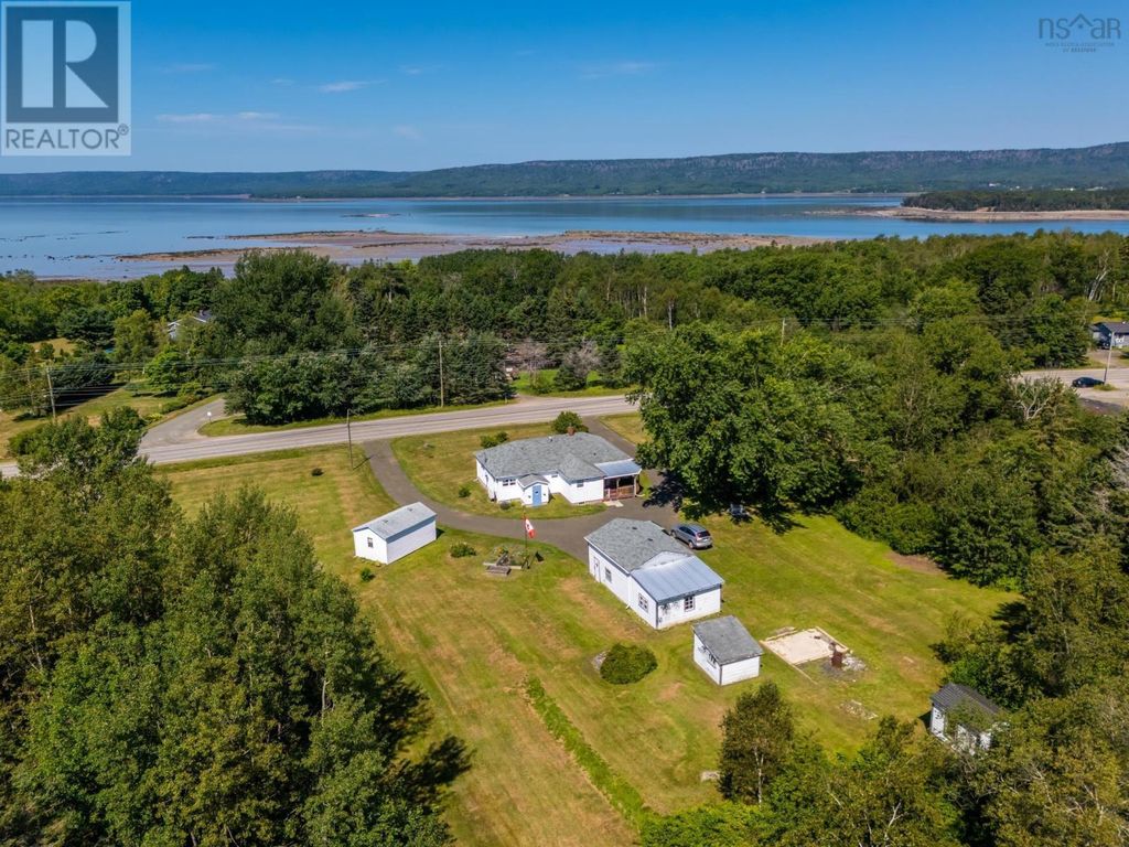 2252 Highway 1, Upper Clements