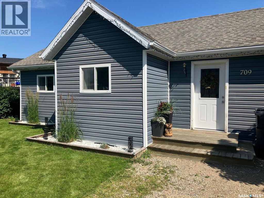 709 6th Avenue W, Nipawin