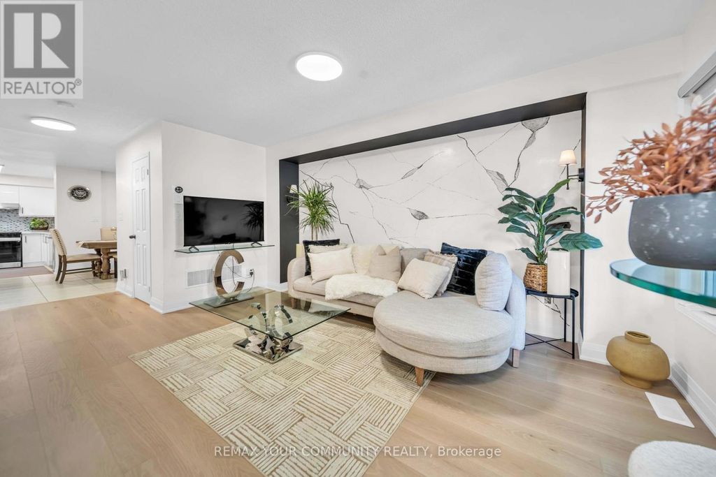 26 Ted Wray Circle, Toronto (downsview-Roding-Cfb)