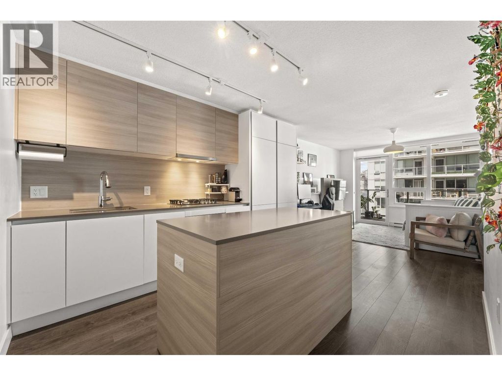 1906 988 Quayside Drive, New Westminster